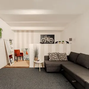 Apartment Stadtnahe & Ruhig Gelegen, Fusslaeufig Zur Alster, Hamburg