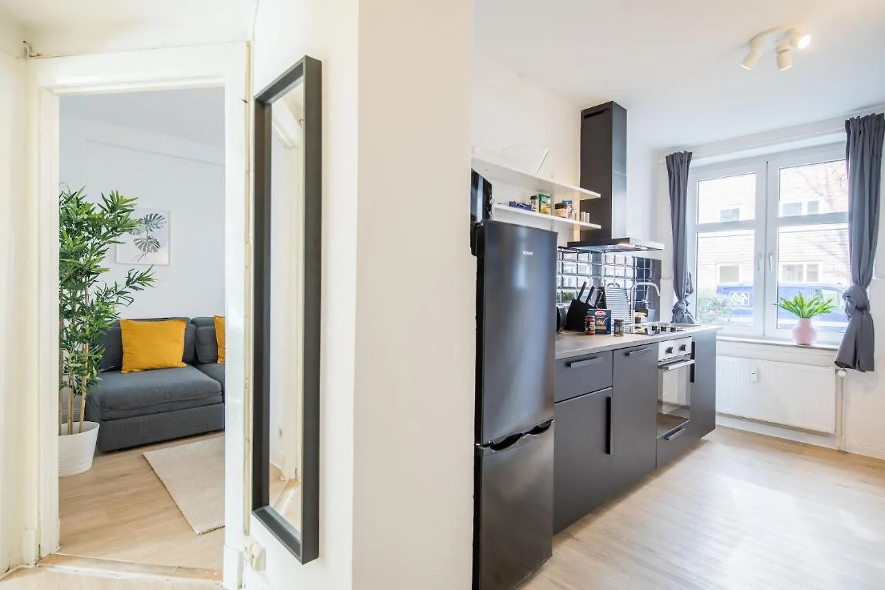 Stylish 2 Room Apartment +New Bathroom & Kitchen Hamburg