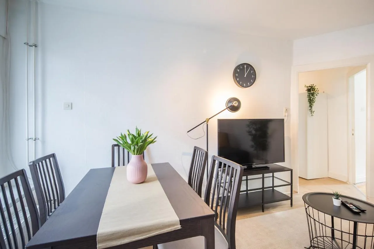 Stylish 2 Room Apartment +New Bathroom & Kitchen Hamburg