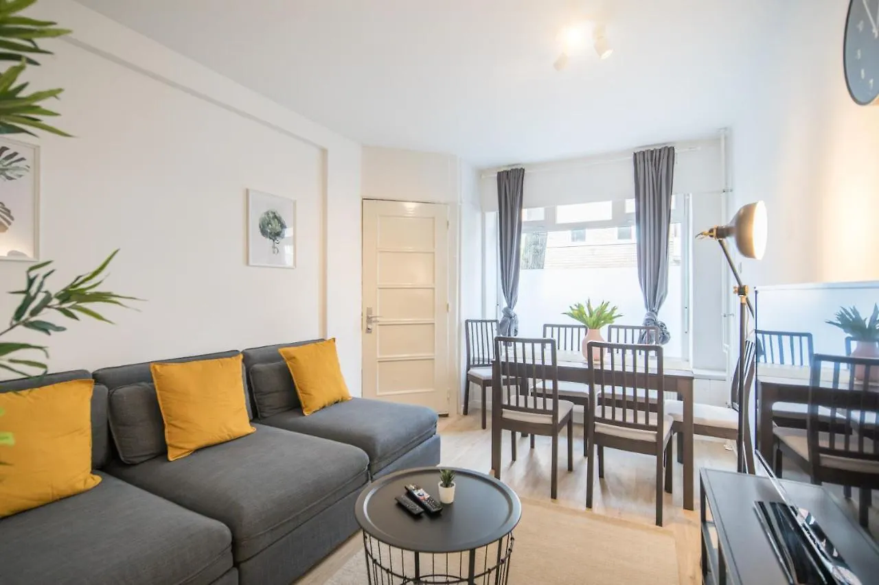 Stylish 2 Room Apartment +New Bathroom & Kitchen Hamburg